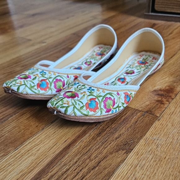 White and Pink Indian Jutti/Nagra/Shoes with Leather Bottom in Size 8 - Picture 4 of 6